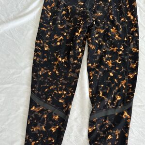 Sweaty Betty Leggings size Medium | The Zero Gravity 7/8 Length